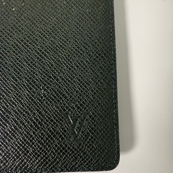 Louis Vuitton Taiga Leather Checkbook Cover Wallet Dark Green - Picture 3 of 11